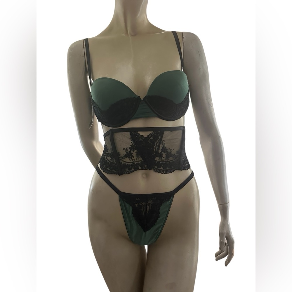Oh La La Cheri Green and Black 3pc Lace Bra Set- NWT